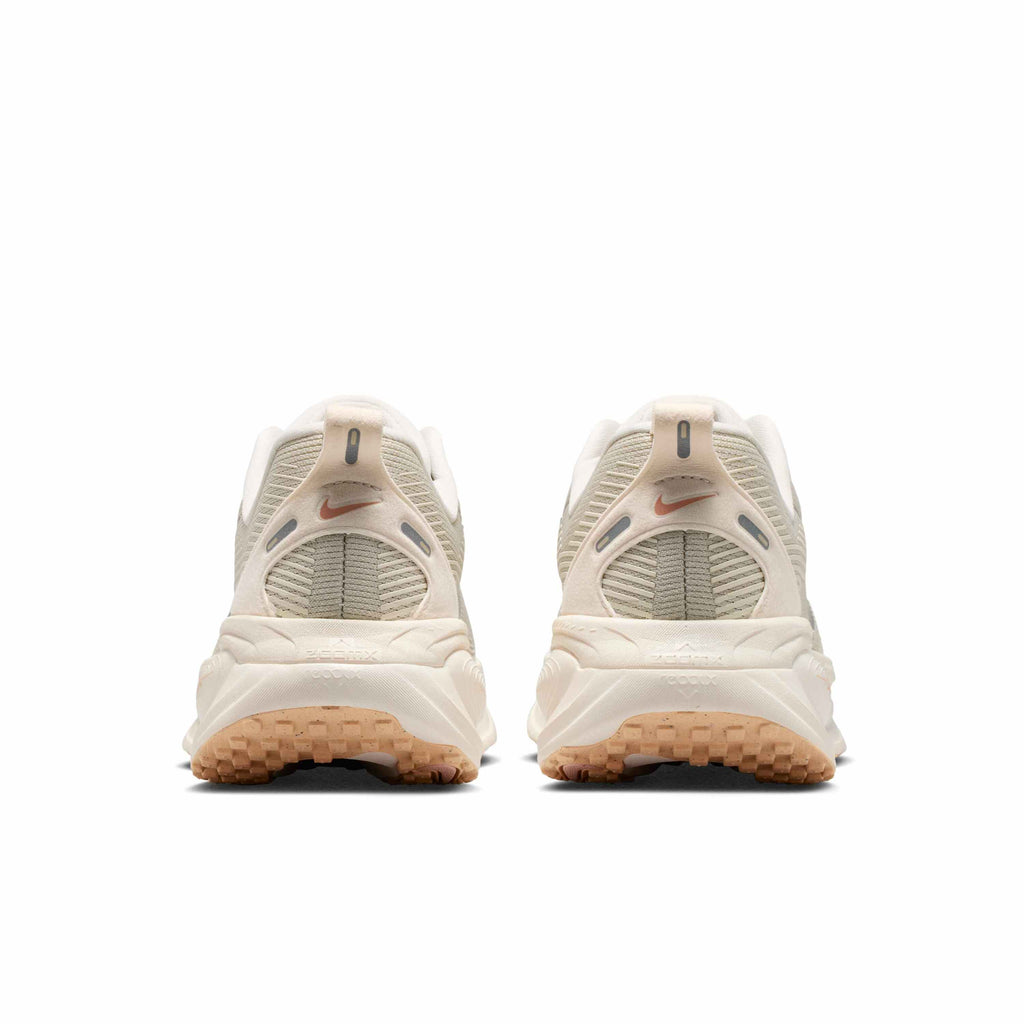 Nike Women'S Road Running Shoes Vomero 18