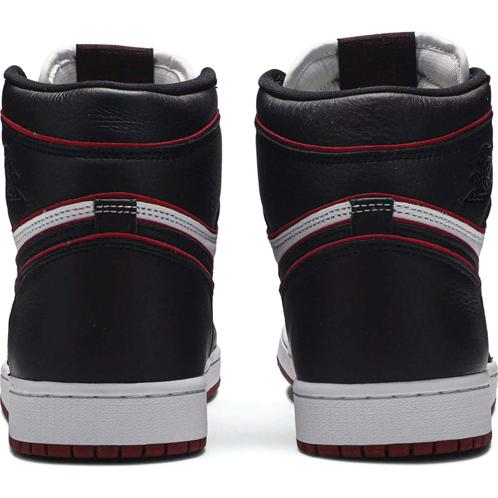 Air Jordan 1 Retro High OG ‘Bloodline’